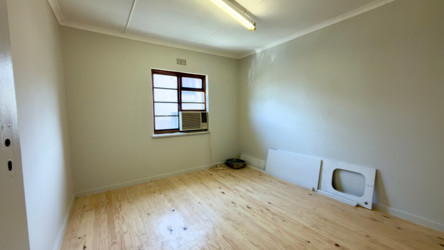 To Let Commercial Property for Rent in Somerset West Western Cape